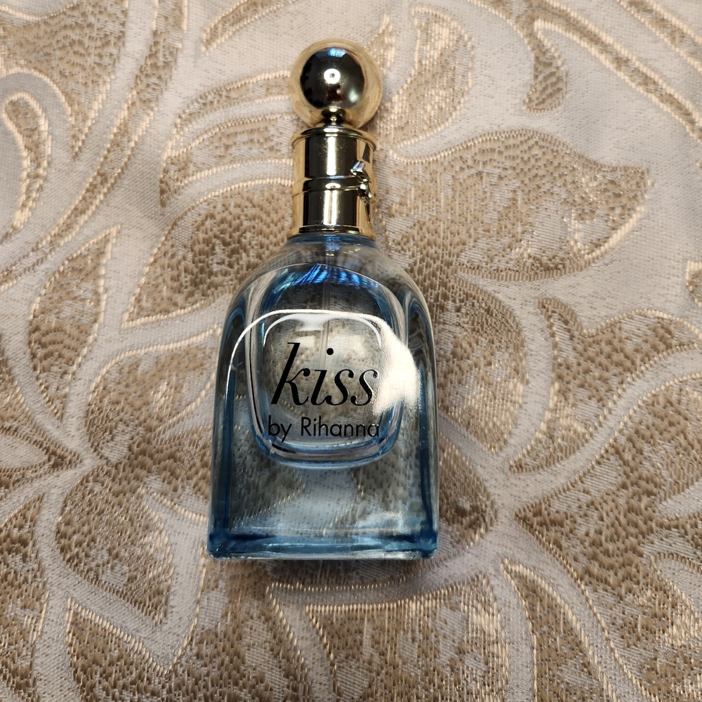 Kiss by Rihanna Perfume